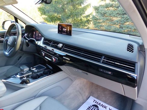 Used 2017 Audi Q7 3.0T Prestige AWD/4WD image 32