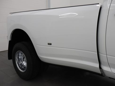 Used 2024 RAM 3500 Tradesman w/ Chrome Appearance Group AWD/4WD image 27