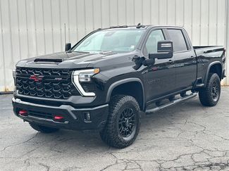 Used 2024 Chevrolet Silverado 2500 ZR2 w/ Technology Package video 2