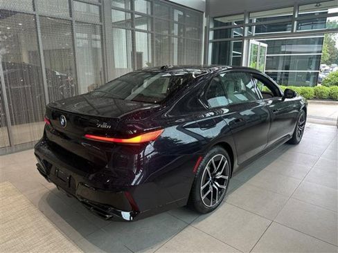 New 2025 BMW 760i xDrive w/ Executive Package image 6