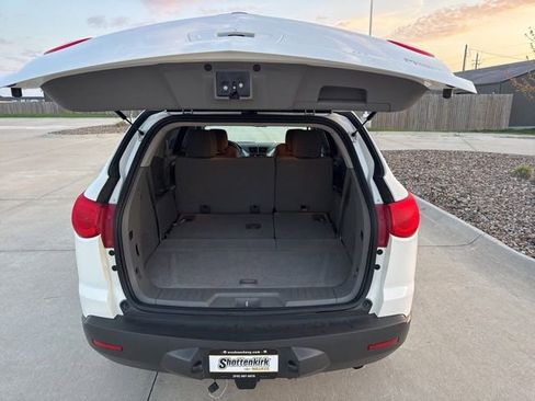 Used 2011 Chevrolet Traverse LS image 13