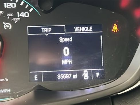 Used 2020 Chevrolet Trax LT w/ LT Convenience Package FWD image 18