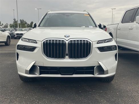 Certified 2023 BMW X7 xDrive40i w/ Premium Package image 2