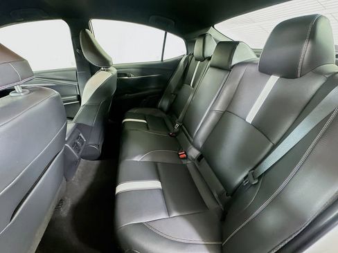 Used 2025 Toyota Camry SE FWD image 14