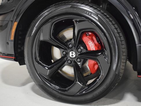 New 2025 Bentley Bentayga image 17