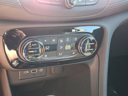 Used 2023 Buick Encore GX Select w/ Sport Touring Package FWD image 15