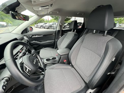 Used 2024 Kia Seltos S AWD/4WD image 13