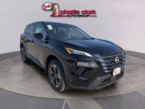 Certified 2025 Nissan Rogue SV image 8