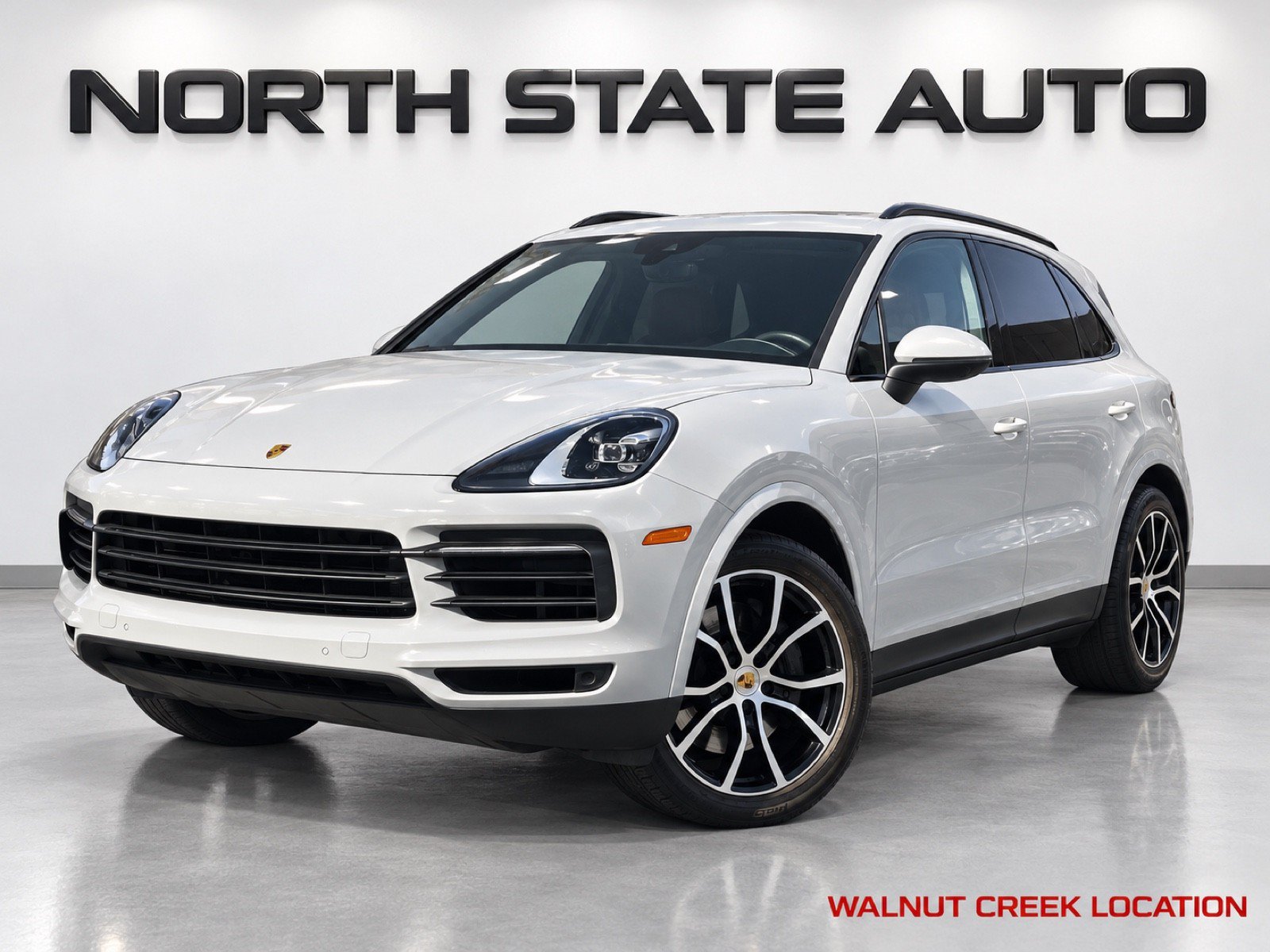 Used 2023 Porsche Cayenne w/ Premium Package AWD/4WD image 1