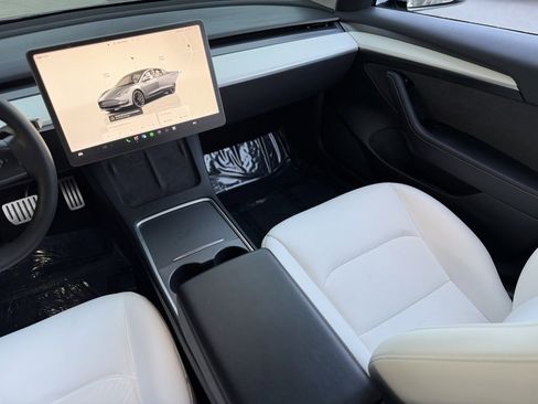 Used 2022 Tesla Model 3 Performance image 41