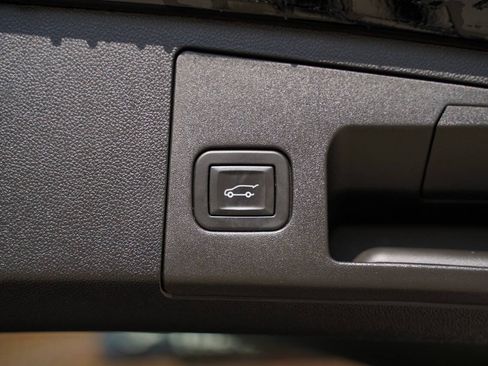 Used 2019 Cadillac XT4 Premium Luxury image 29