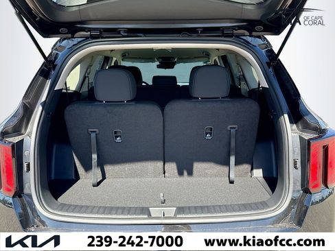 New 2026 Kia Sorento LX FWD image 11