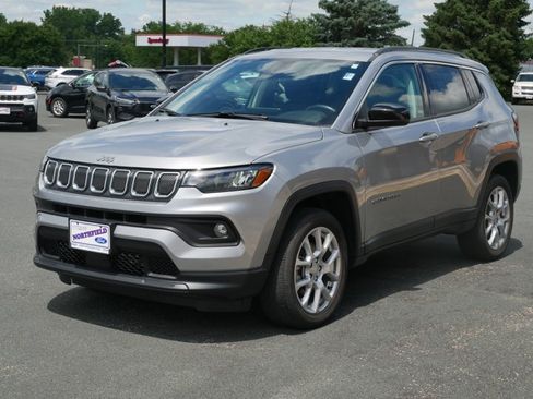 Used 2022 Jeep Compass Latitude AWD/4WD image 4