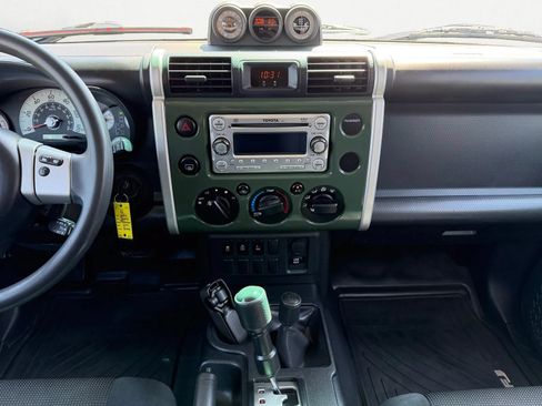 Used 2011 Toyota FJ Cruiser 4WD w/ Convenience Pkg image 13