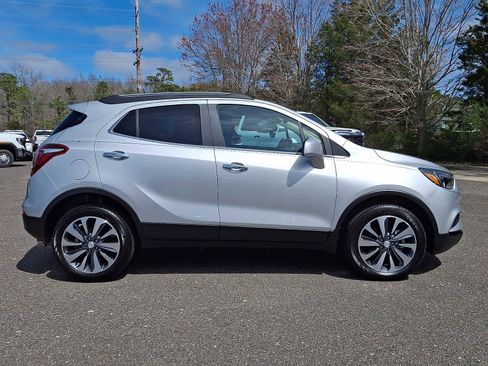Certified 2022 Buick Encore Preferred w/ Safety Package II AWD/4WD image 7