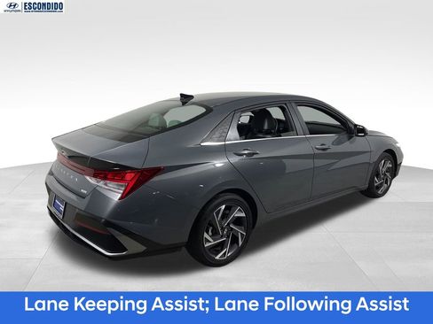 Certified 2025 Hyundai Elantra Limited FWD image 5