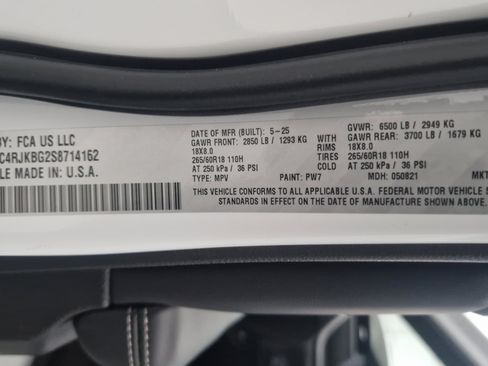 New 2025 Jeep Grand Cherokee L Limited image 11