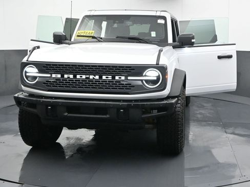 New 2025 Ford Bronco Badlands image 51