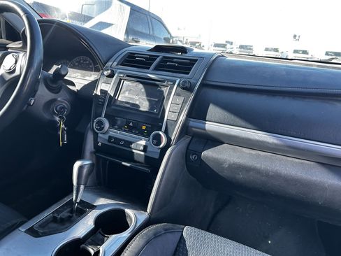 Used 2013 Toyota Camry SE image 14