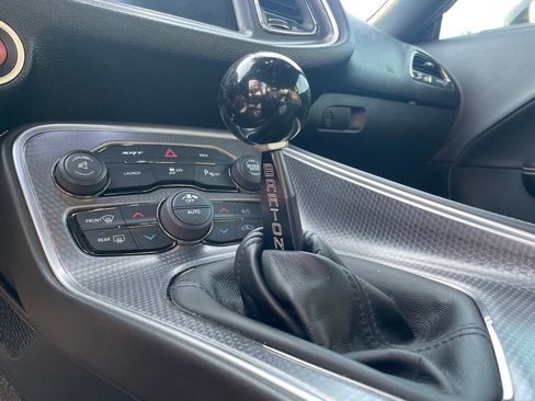 Used 2016 Dodge Challenger SRT Hellcat image 19