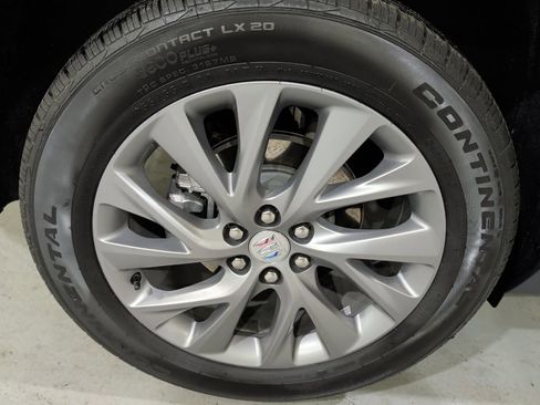 Certified 2025 Buick Enclave Preferred image 10