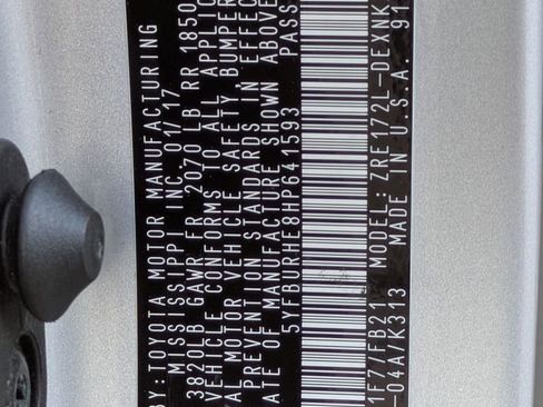 Used 2017 Toyota Corolla LE image 25