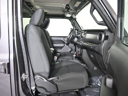 Used 2023 Jeep Gladiator Sport AWD/4WD image 14