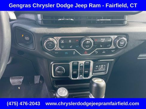 Used 2024 Jeep Wrangler Unlimited w/ Convenience Group AWD/4WD image 52