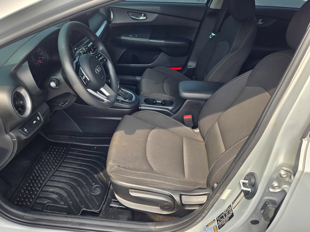 Used 2020 Kia Forte LXS FWD image 26