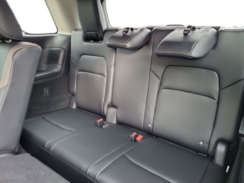 New 2025 Nissan Pathfinder Platinum w/ Black Appearance Package image 23