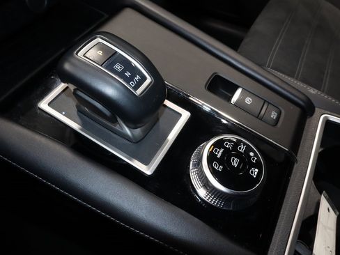 Used 2023 Mitsubishi Outlander SE image 33