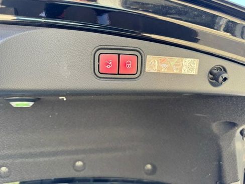 Used 2023 Mercedes-Benz E 450 4MATIC Coupe image 27