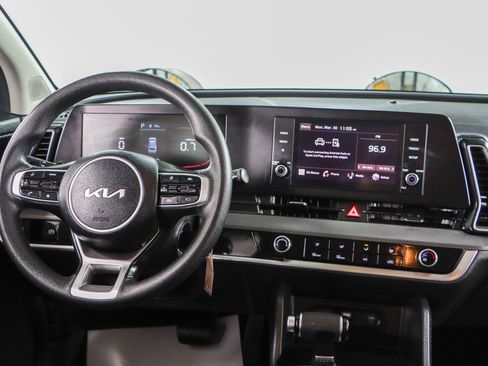 Used 2024 Kia Sportage LX image 17