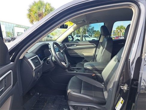 Used 2022 Volkswagen Atlas SE image 16