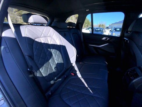 Certified 2025 BMW X5 xDrive40i w/ Premium Package image 19