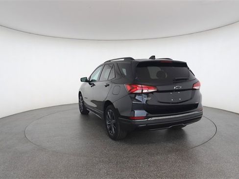 Used 2022 Chevrolet Equinox RS w/ Infotainment Package image 13
