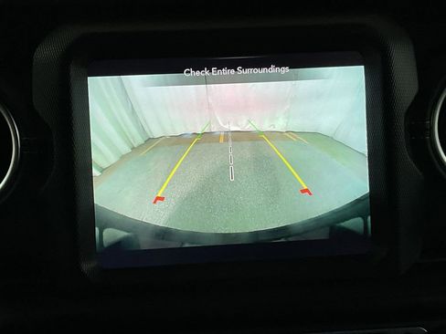 Used 2023 Jeep Wrangler Unlimited Sahara w/ Cold Weather Group image 16