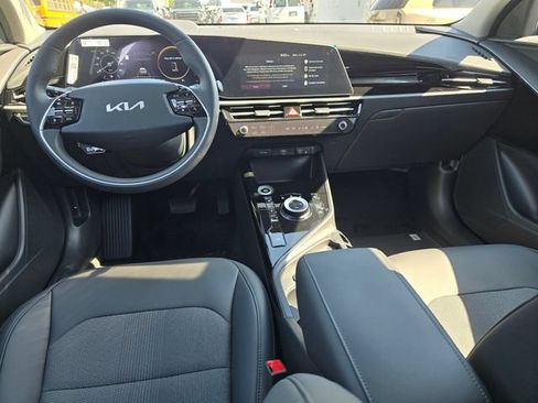 New 2026 Kia Niro Wind FWD image 18