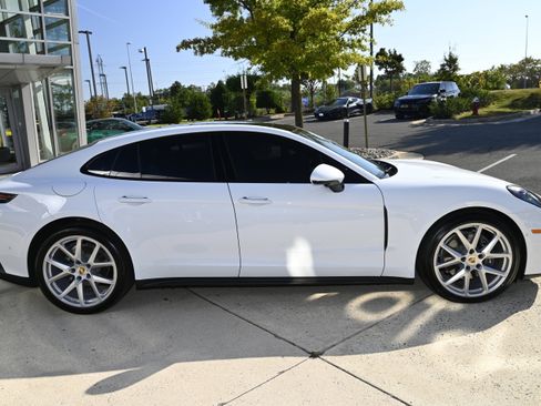 Used 2024 Porsche Panamera 4 image 4