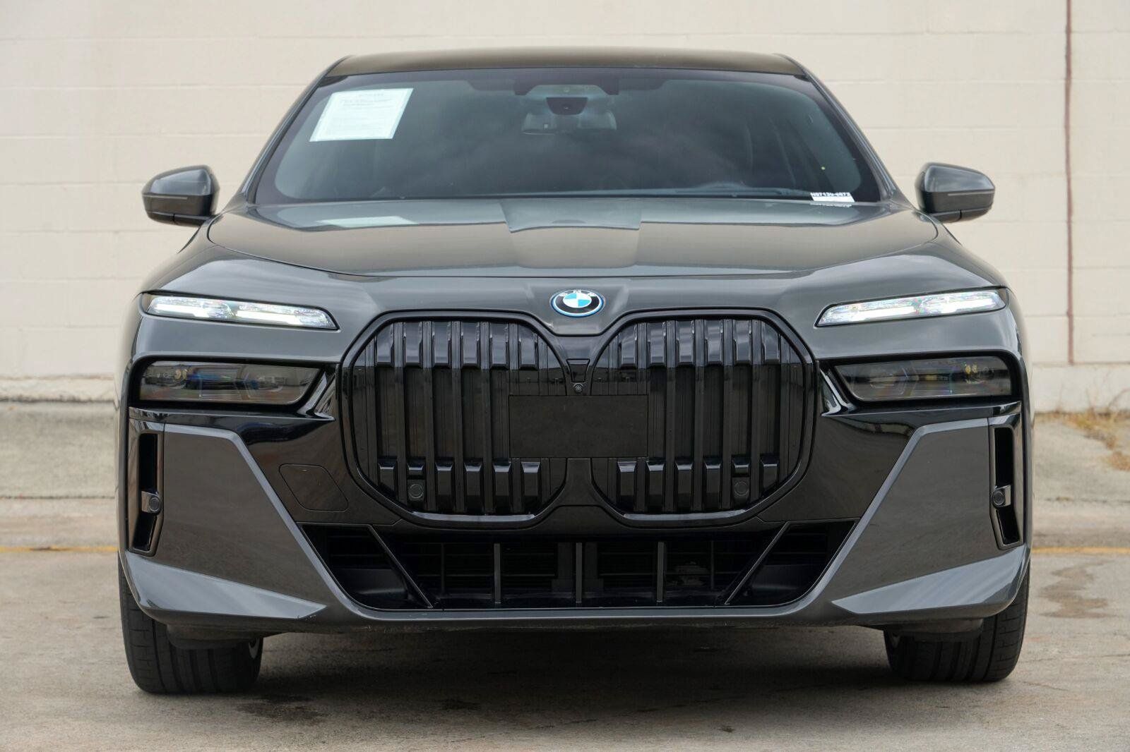 Used 2024 BMW i7 eDrive50 w/ M Sport Package RWD image 6