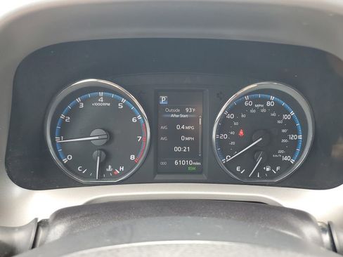 Used 2017 Toyota RAV4 Limited FWD image 23