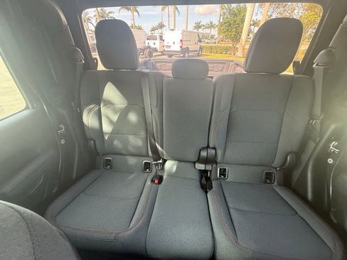 Certified 2025 Jeep Gladiator Rubicon w/ Safety Group image 25