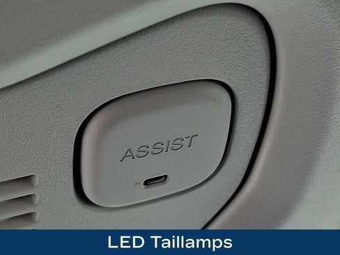 Used 2020 Jeep Renegade Trailhawk w/ UConnect 8.4 Nav Group AWD/4WD image 19