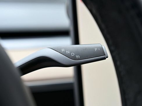 Used 2022 Tesla Model 3 Standard Range image 28