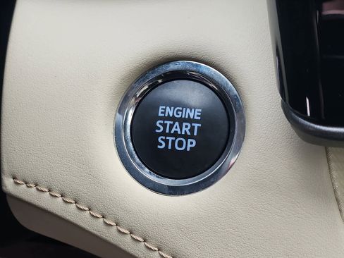 Used 2022 Toyota Highlander Limited image 26