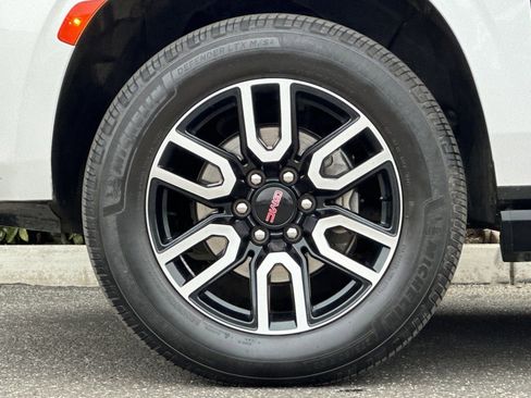 Used 2023 GMC Yukon AT4 w/ AT4 Premium Package image 33