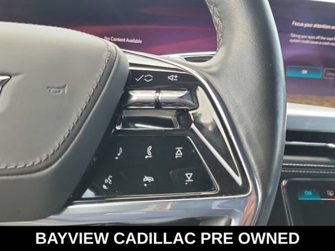 Used 2025 Cadillac Escalade Premium Luxury Platinum AWD/4WD image 27