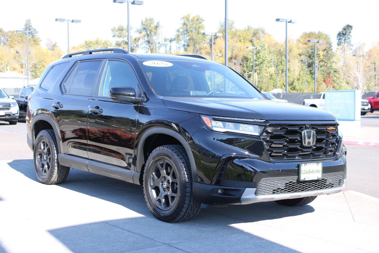Used 2025 Honda Pilot TrailSport image 16