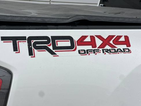 Used 2021 Toyota Tacoma TRD Off-Road w/ Technology Package AWD/4WD image 22