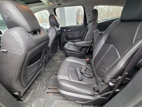 Used 2017 Chevrolet Traverse LT image 8